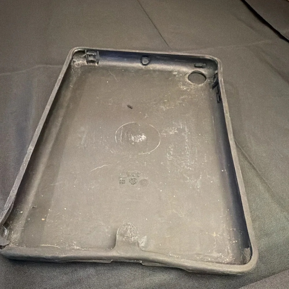 Apple iPad mini 7.9in 16GB Wi‑Fi Tablet Silver/White bundled w/ Otter Case